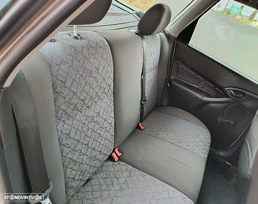 Ford Focus SW 1.4 Ambiente - 2