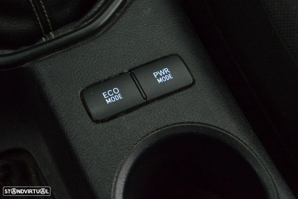 Toyota Hilux 2.4 D-4D 4X4 Cabine Simples 2L - 39