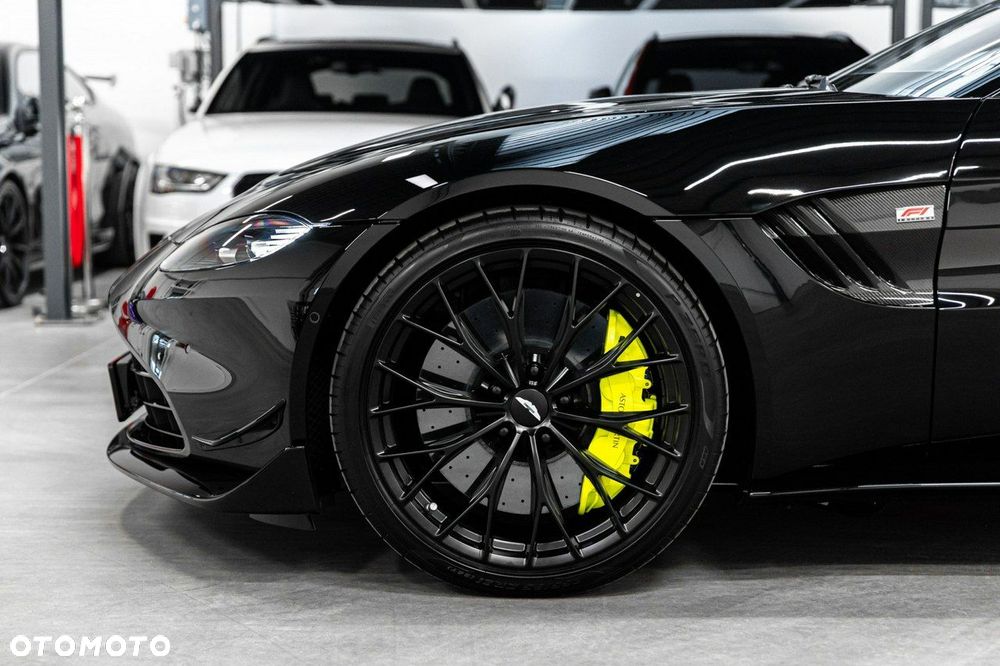 Aston Martin Vantage - 15