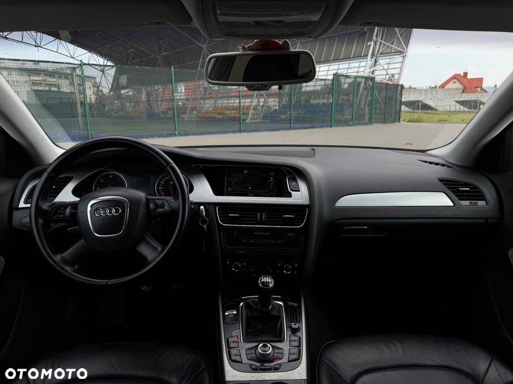 Audi A4 Avant 2.0 TDI Limited Edition - 8