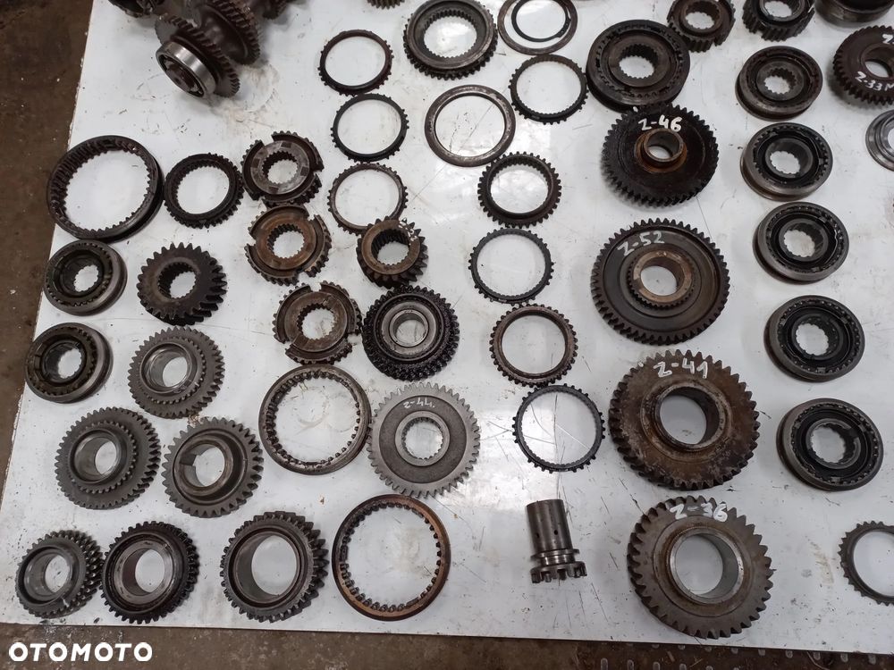 Skrzynia biegów DEUTZ,SAME,LAMBORGHINI,HURLIMANN,sdf,zf2093314008,zf2095349010,wałek rewersu,koło,synchronizator,przesówka,pierścień,wom,atak,19x43,10x43,14,explorer II,agroplus,agrolux,PRESTIGE,h,xt,R3,R4,R5,evo,n crosss,grand prix,0.255.3326.3 , 0.011.8631.4 , 0.255.3327.3 ,zespół kół zębatych, - 5