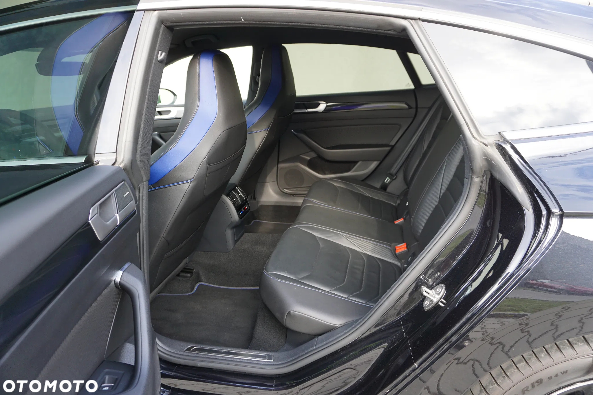 Volkswagen Arteon 2.0 TSI 4Motion R DSG - 26