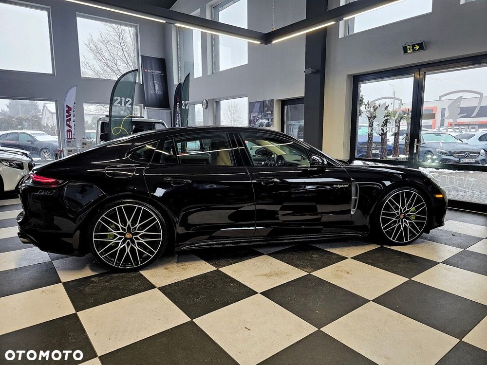 Porsche Panamera - 8