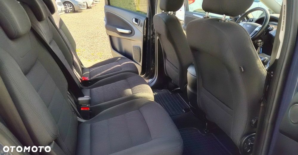 Ford S-Max - 28