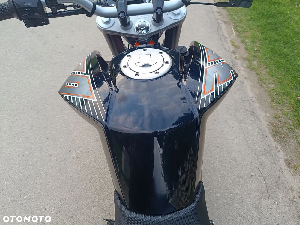 KTM Duke - 17