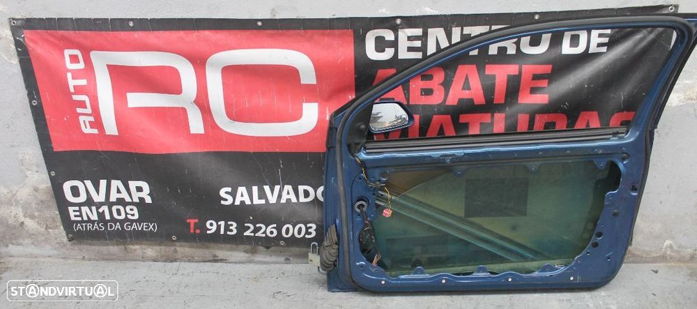 Porta da Frente do Lado Direito Volkswagen Polo de 2004 - 2