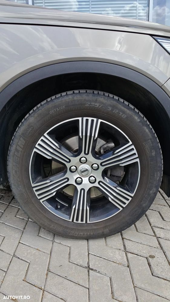 Volvo XC 40 B4 AT8 AWD Mild Hybrid Inscription - 4