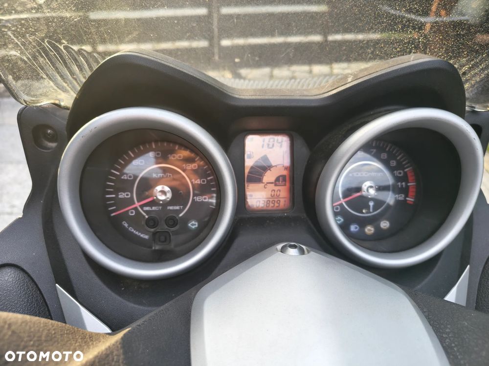Yamaha X-max - 8
