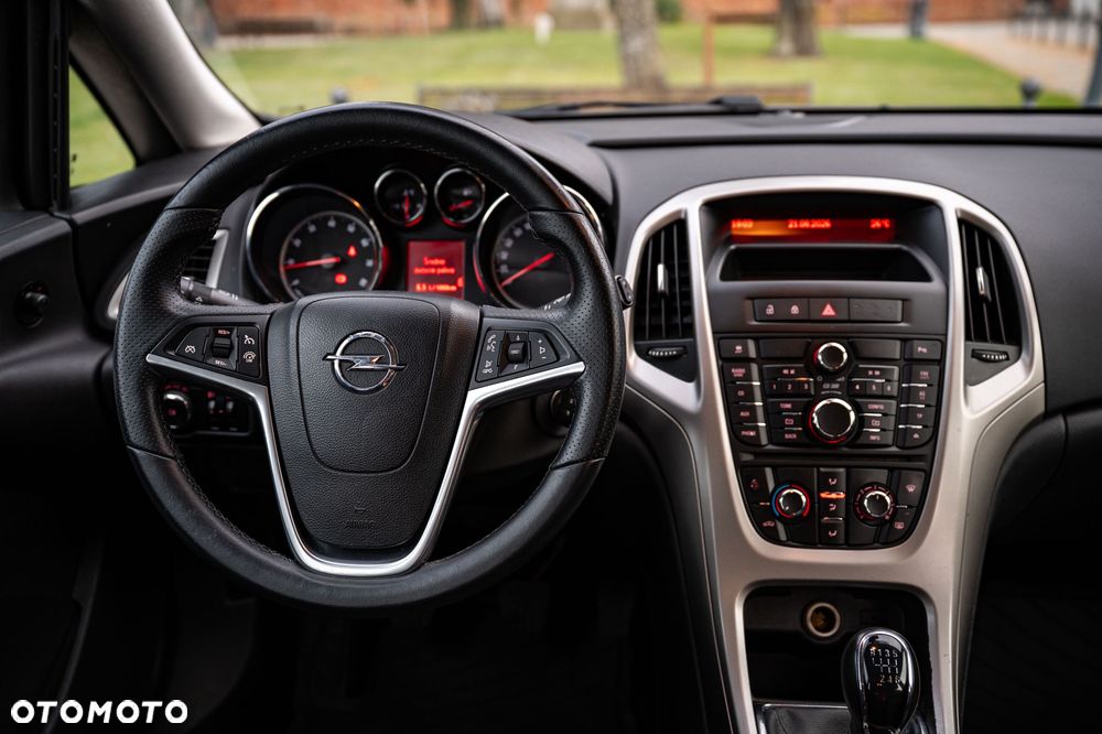 Opel Astra 1.4 T Enjoy - 9