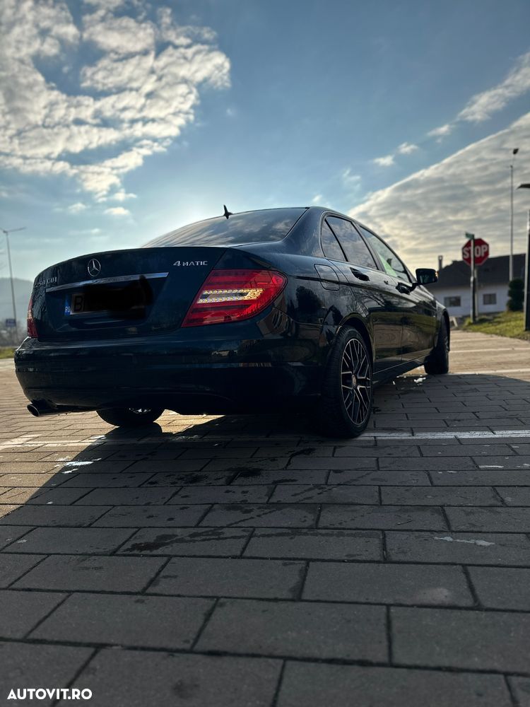 Mercedes-Benz C 250 CDI DPF 4Matic 7G-TRONIC BlueEFFICIENCY - 4