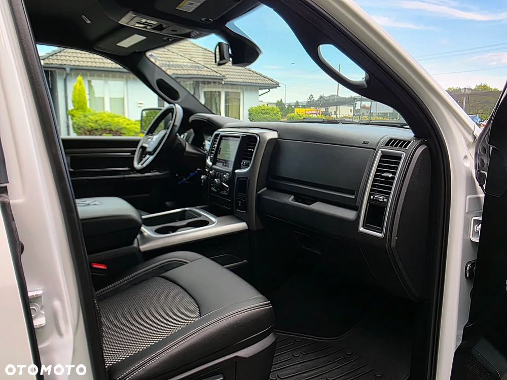 RAM 1500 Crew Cab MB Sport - 12