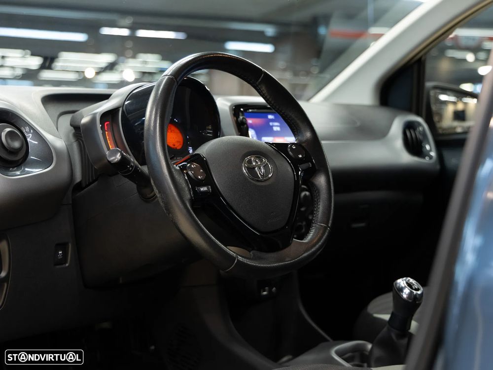 Toyota Aygo x-play connect - 12