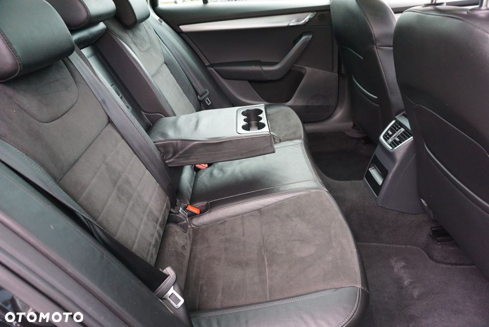 Skoda Octavia Combi 2.0 TDI DSG Premium Edition - 18