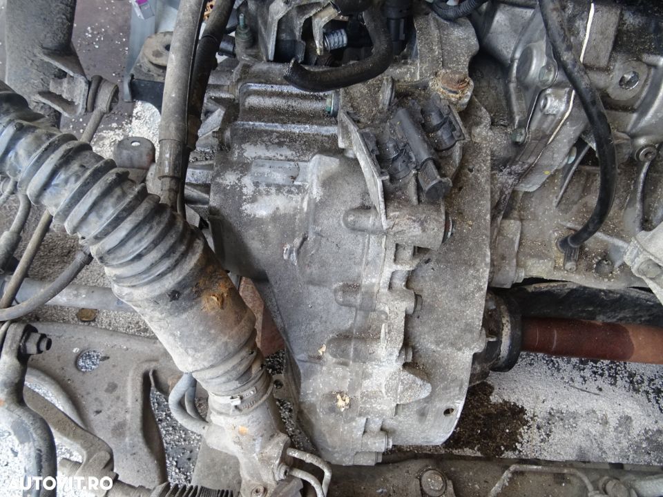 Cutie viteze Volkswagen Transporter 2.5 TDI AXD 96 KW 130 CP din 2005 - 1