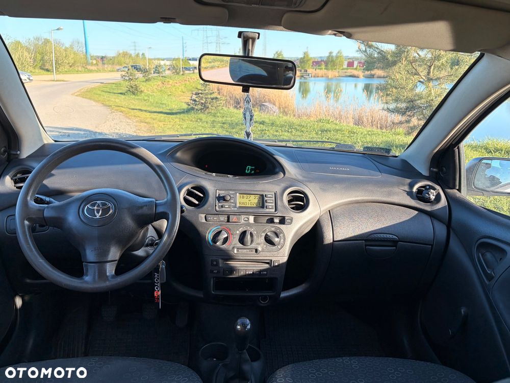 Toyota Yaris 1.0 Terra - 6