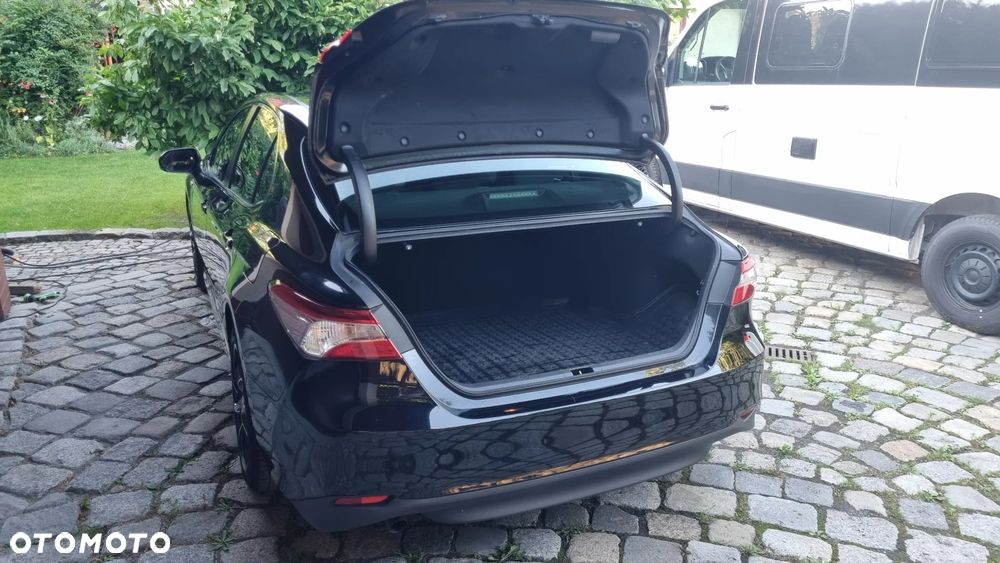 Toyota Camry 2.5 Hybrid Comfort CVT - 8