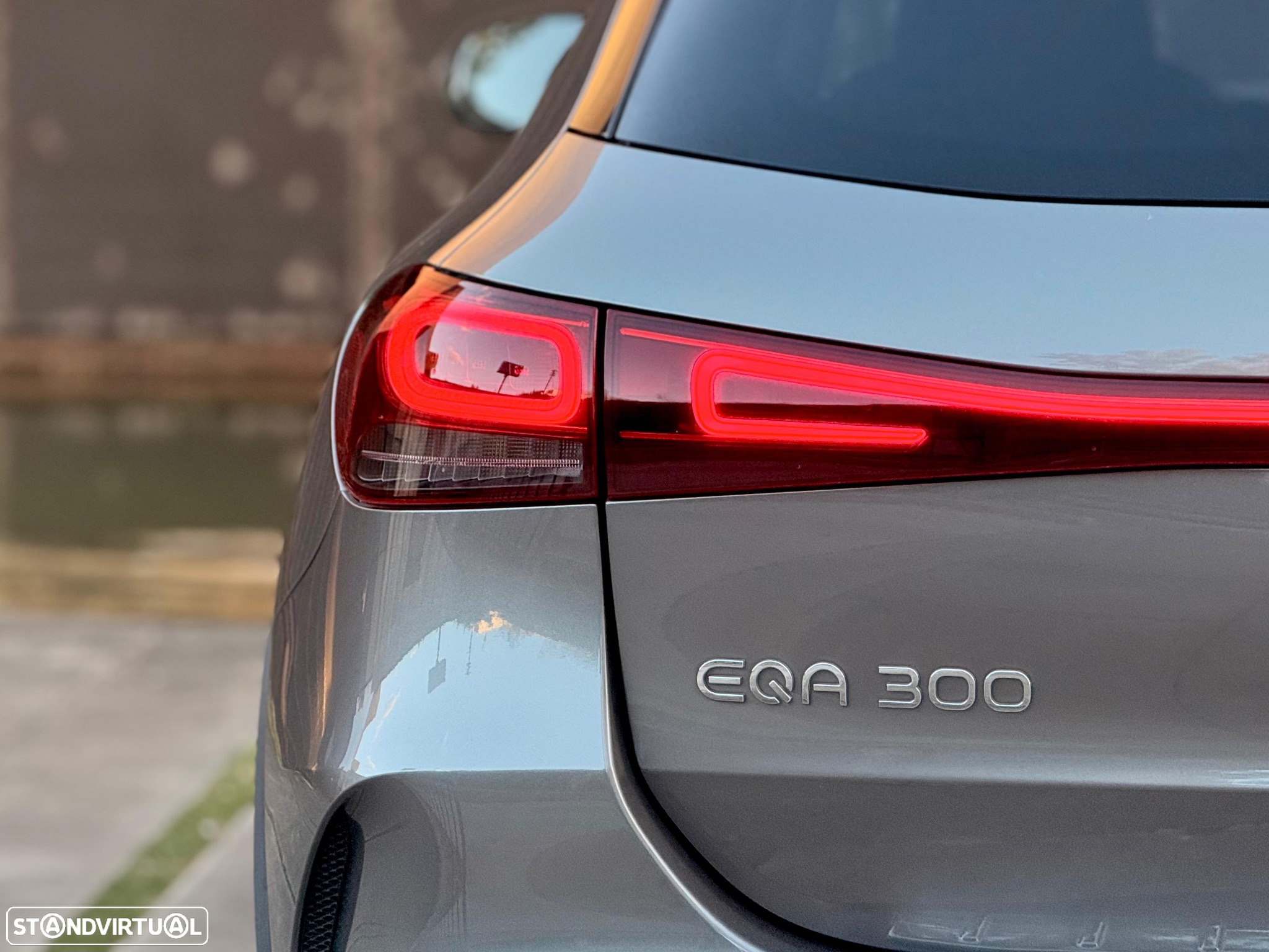 Mercedes-Benz EQA 300 4Matic AMG Line - 8