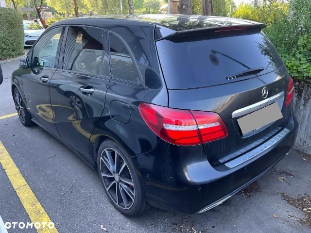 Mercedes-Benz Klasa B 250 7G-DCT UrbanStyle Edition - 3