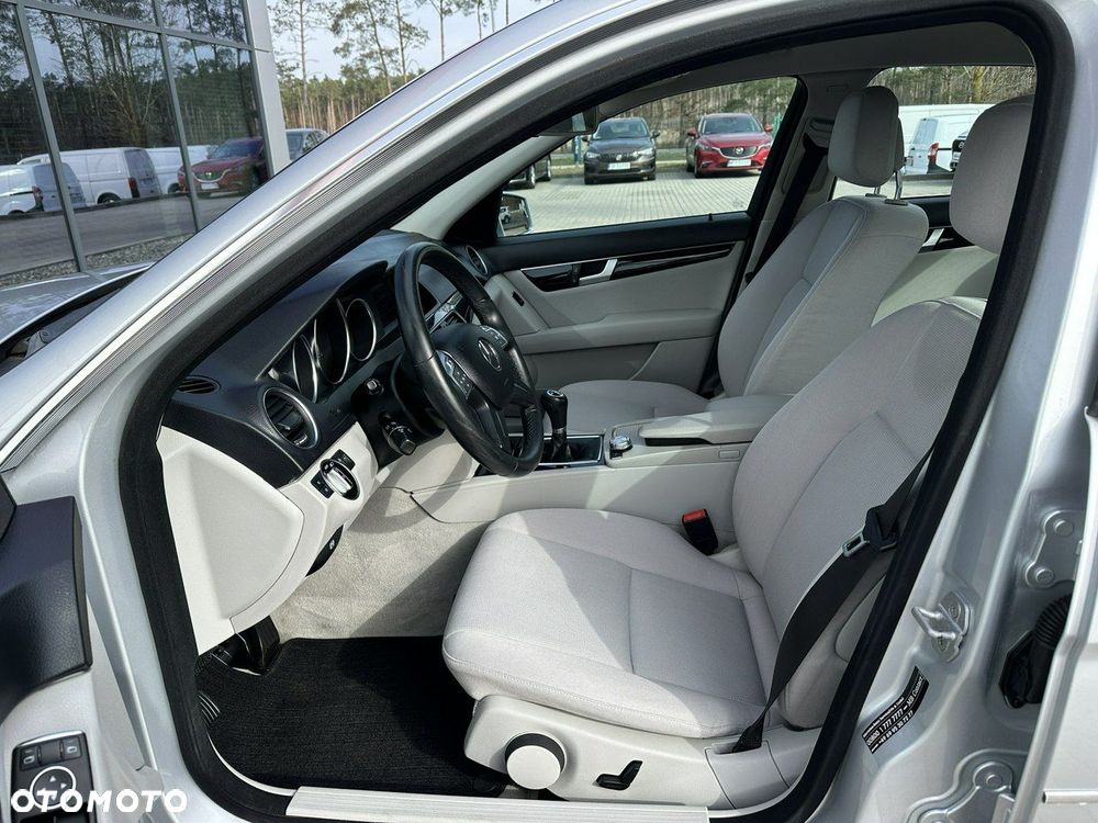 Mercedes-Benz Klasa C 180 BlueEFFICIENCY - 13