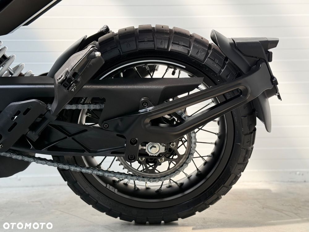 Husqvarna Svartpilen - 32