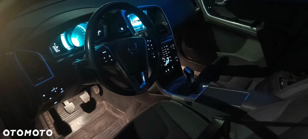Volvo XC 60 D4 Drive-E Momentum - 22
