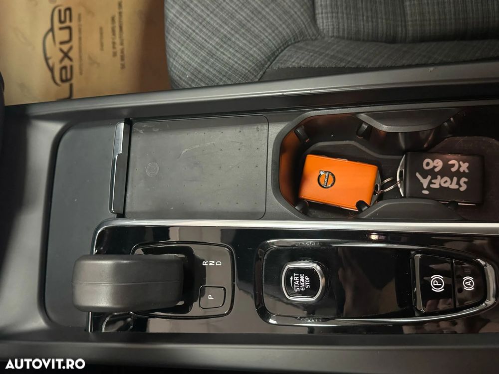 Volvo XC 60 B4 D AWD Geartronic Momentum Pro - 26