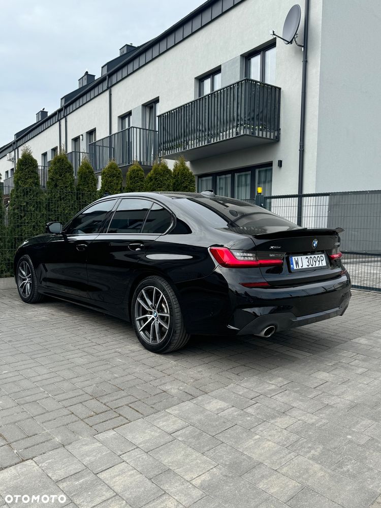 BMW Seria 3 330i xDrive Sport - 11