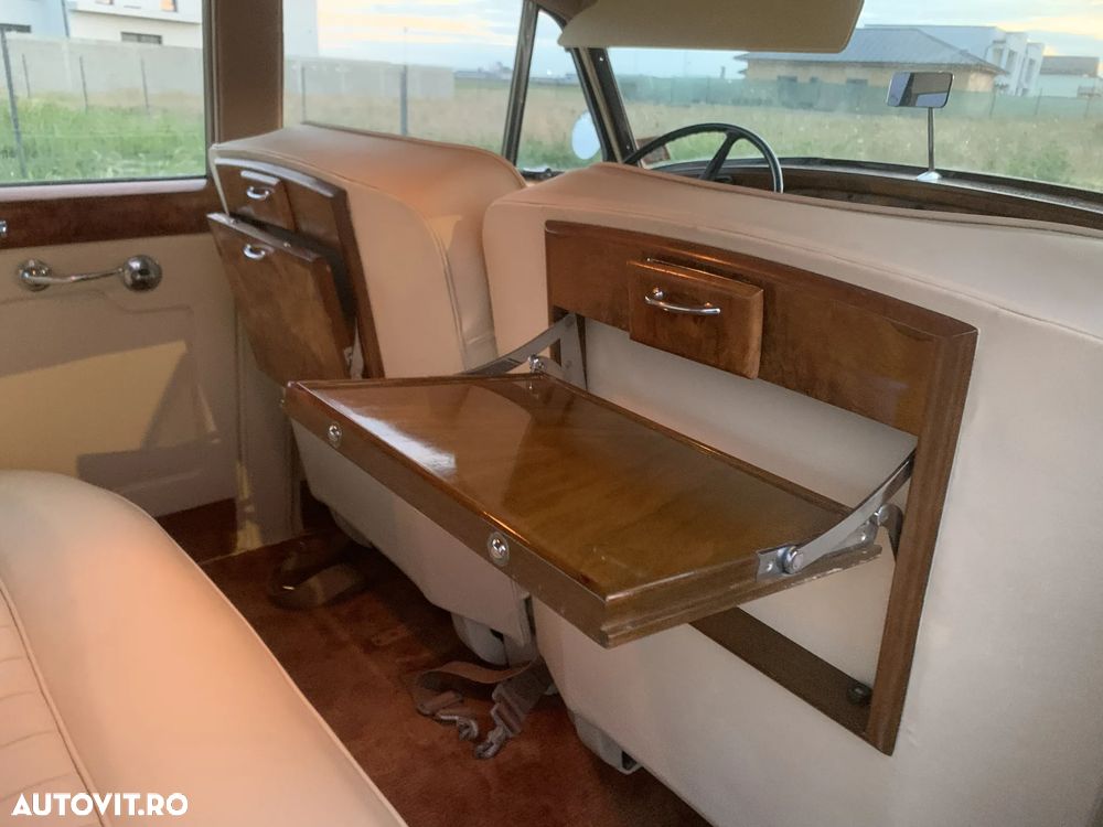 Rolls-Royce Silver Cloud - 10