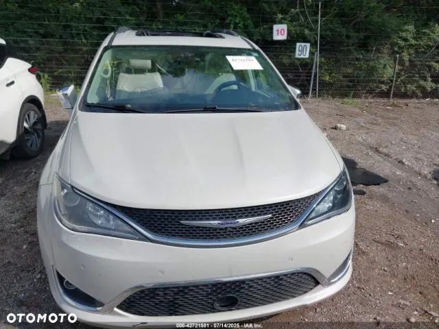 Chrysler Pacifica - 7