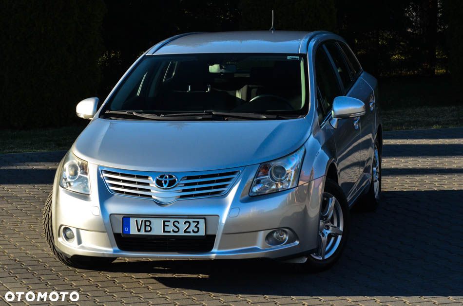 Toyota Avensis 1.8 Comfort - 14