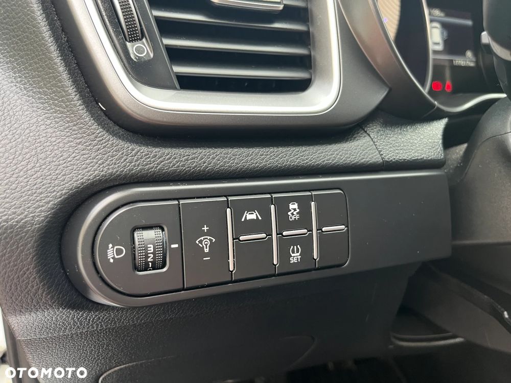 Kia Ceed 1.5 T-GDI M - 17