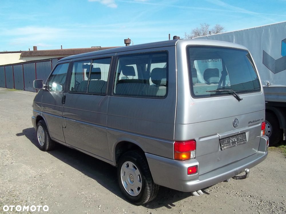 Volkswagen Multivan Standard - 8