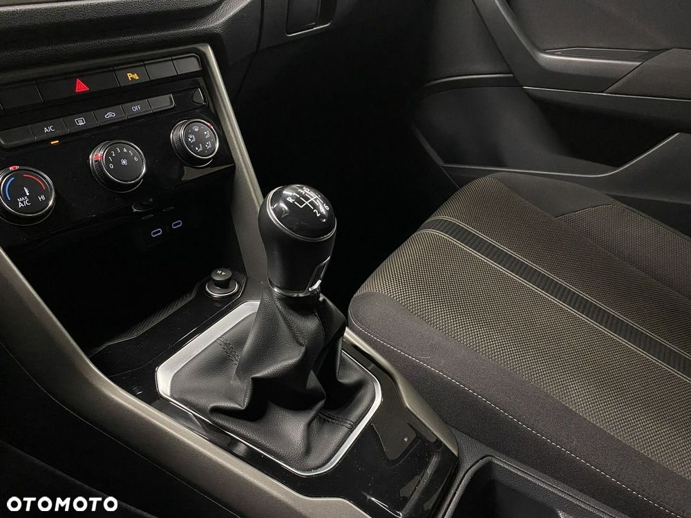 Volkswagen T-Roc - 32