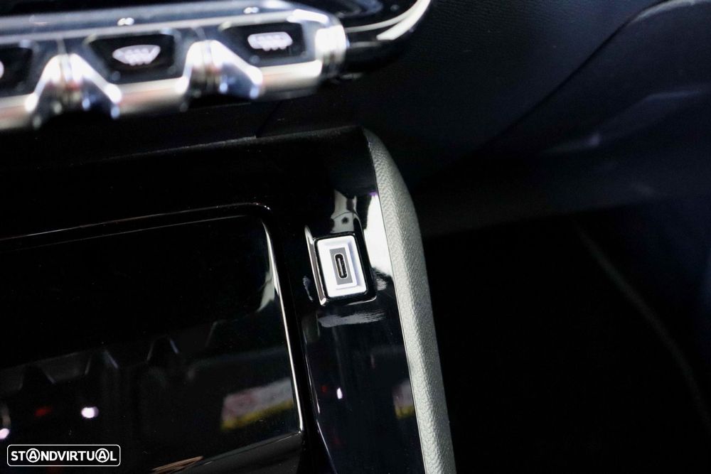 Peugeot e-2008 54 kWh GT - 36