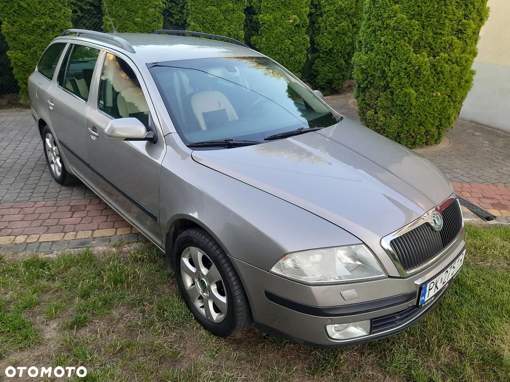 Skoda Octavia 1.6 Combi Style - 6