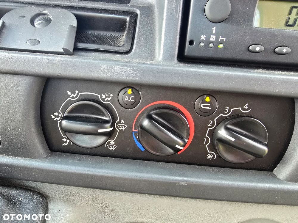 Renault Mascott - 10