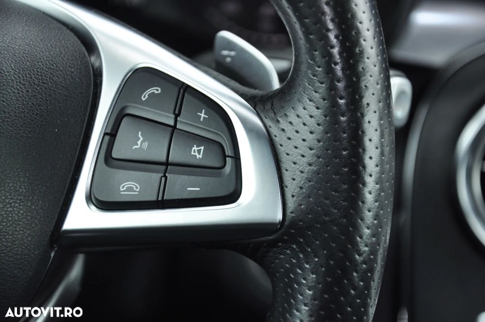 Mercedes-Benz GLC 250 4Matic 9G-TRONIC AMG Line - 24