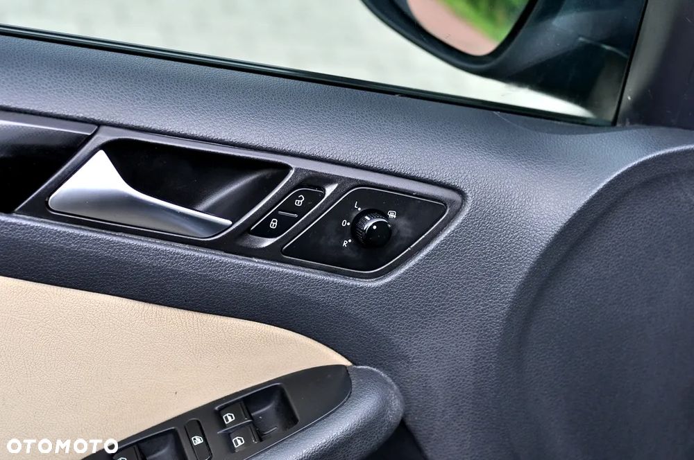 Volkswagen Jetta 1.6 TDI Comfortline - 13