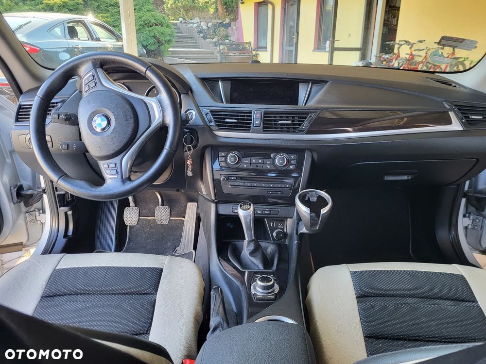BMW X1 xDrive18d - 11