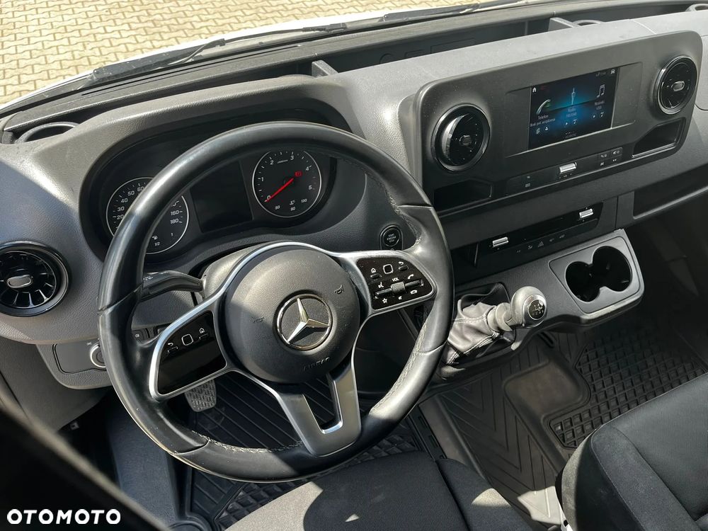 Mercedes-Benz Sprinter - 7