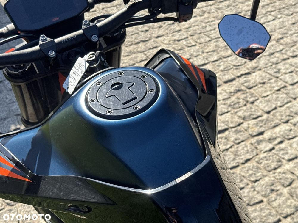 KTM DUKE 890 - 24