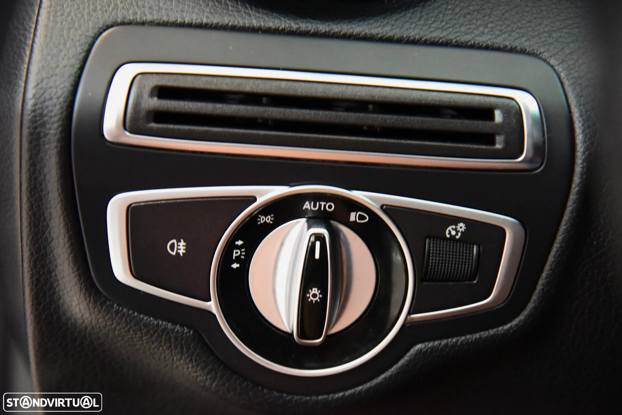 Mercedes-Benz C 300 BlueTEC Hybrid AMG Line - 12
