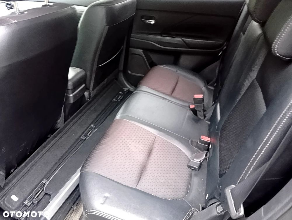 Mitsubishi Outlander Intense + - 6