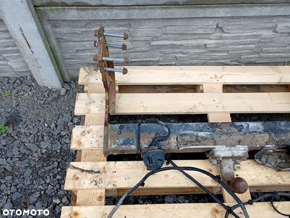 Hak Holowniczy z Stopniem Podestem Wiązka Śruby Vw Crafter Mercedes Sprinter 906 2006-2017 A9065200831 - 2