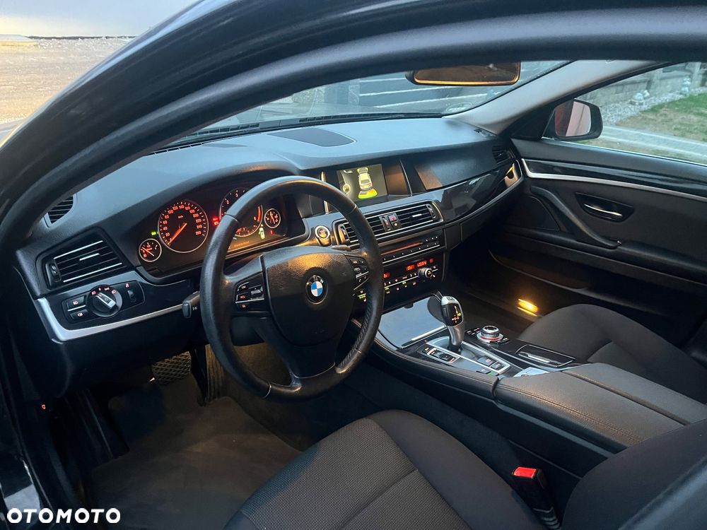 BMW Seria 5 520d - 14