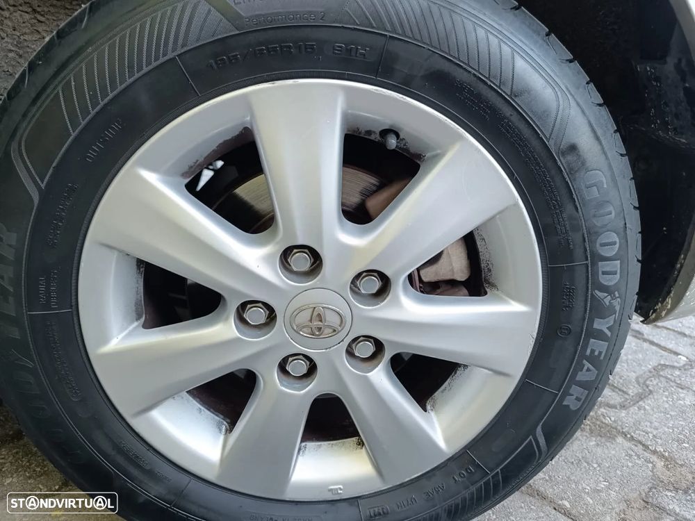 Toyota Auris 1.4 D-4D - 6