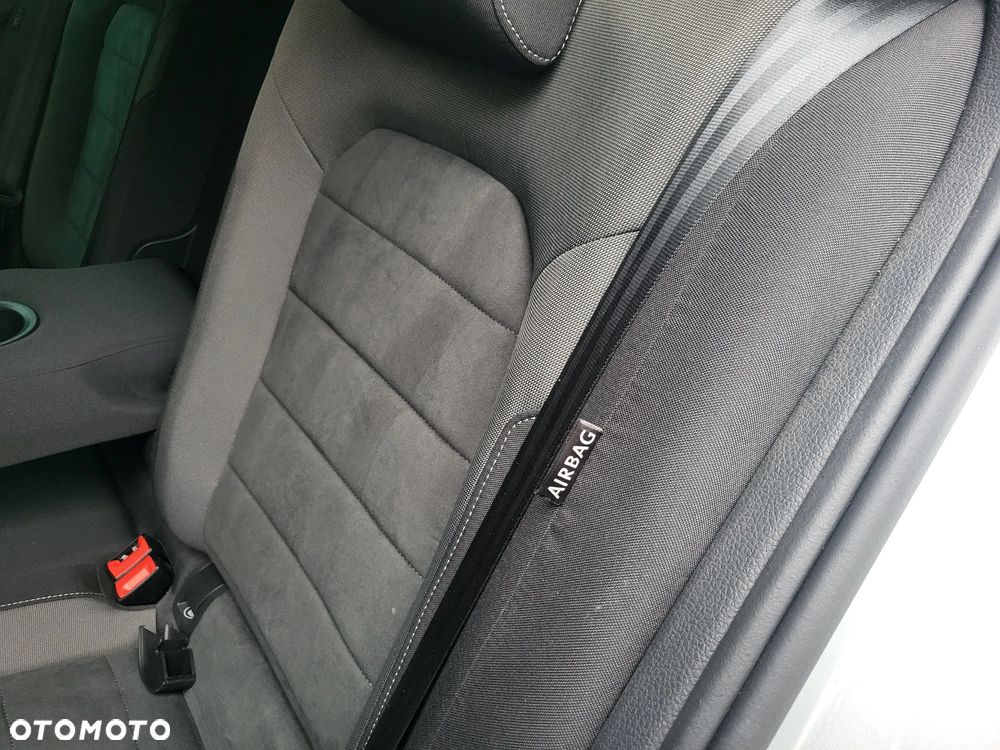 Volkswagen Golf 2.0 TDI SCR DSG Highline - 33