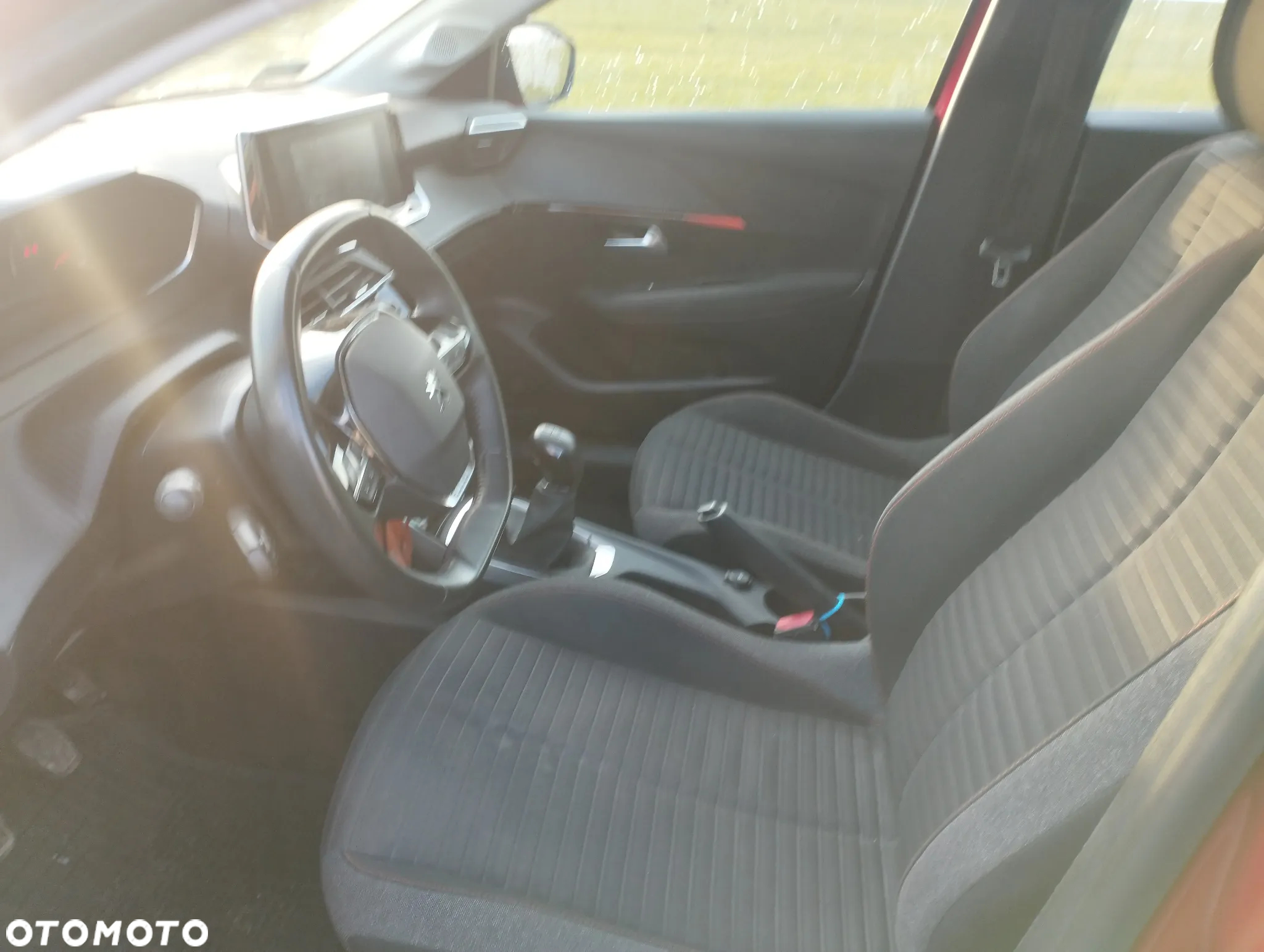 Peugeot 208 - 6