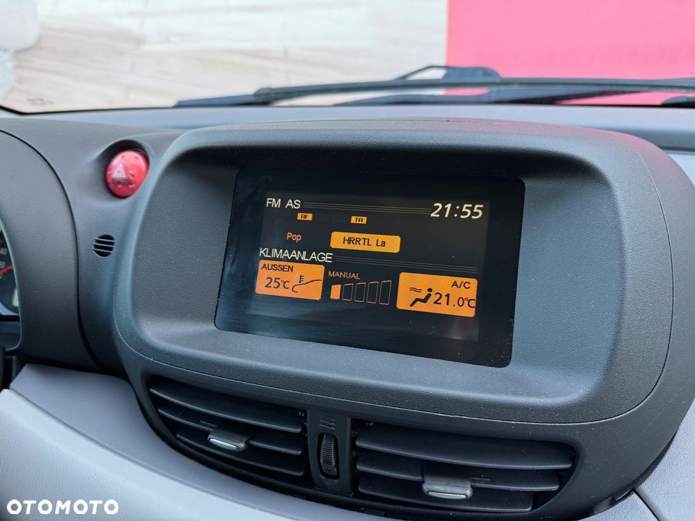 Nissan Almera Tino - 10
