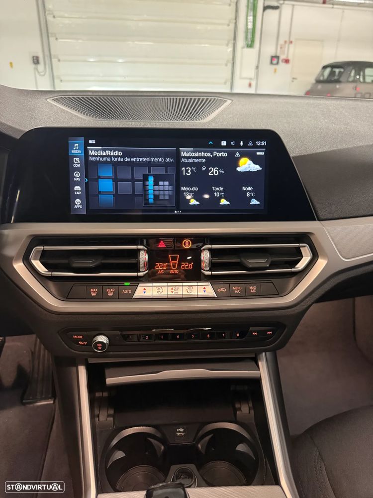 BMW 330 e Aut. Advantage - 18